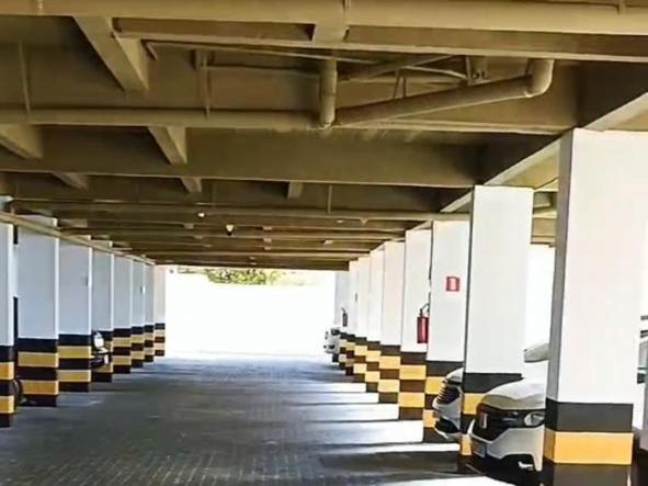 Novo No Centro Da *
